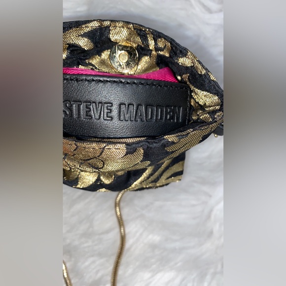 Steve Madden Carolyn Floral Crossbody Mini Bag Phone - Picture 7 of 9